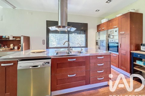 Сasa de 6 dormitorios en venta en Olivella, Barcelona, Cataluña, Spain № 7408 - foto 19