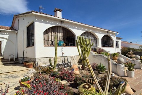 4 bedrooms house for sale in Cubelles, Barcelona, Catalonia, Spain № 7405 - photo 13