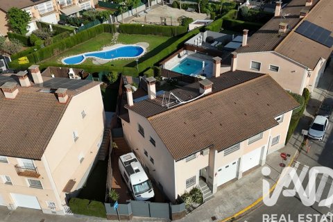 Casa adosada de 4 dormitorios en venta en Llica D'amunt, Barcelona, Cataluña, Spain № 7406