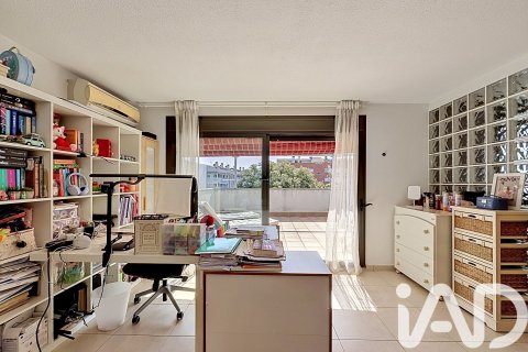 Dúplex de 3 dormitorios en venta en Montornès del Vallès, Barcelona, Cataluña, Spain № 7411 - foto 5