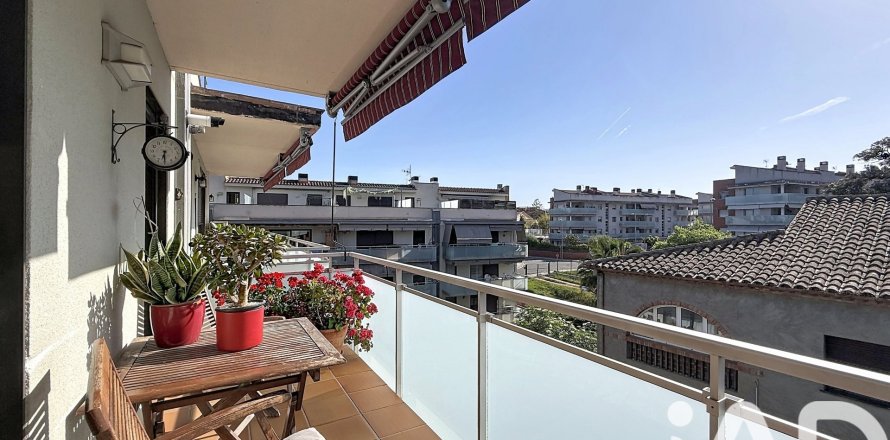Dúplex de 3 dormitorios en venta en Montornès del Vallès, Barcelona, Cataluña, Spain № 7411