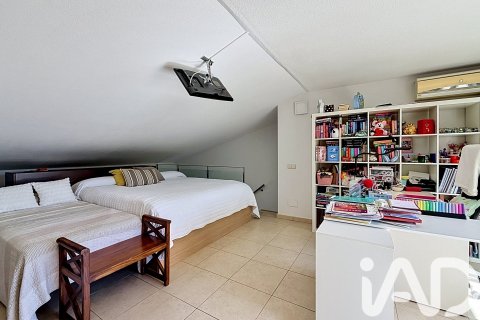 Dúplex de 3 dormitorios en venta en Montornès del Vallès, Barcelona, Cataluña, Spain № 7411 - foto 6