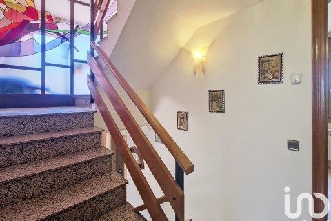 Сasa de 4 dormitorios en venta en Sant Fost de Campsentelles, Barcelona, Cataluña, Spain № 5031 - foto 18