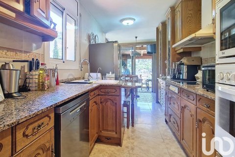Сasa de 4 dormitorios en venta en Sant Fost de Campsentelles, Barcelona, Cataluña, Spain № 5031 - foto 10