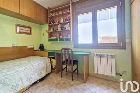 Сasa de 4 dormitorios en venta en Sant Fost de Campsentelles, Barcelona, Cataluña, Spain № 5031 - foto 17