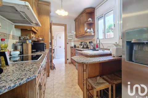 Сasa de 4 dormitorios en venta en Sant Fost de Campsentelles, Barcelona, Cataluña, Spain № 5031 - foto 9