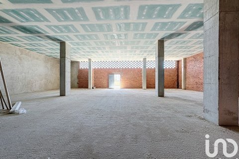 Propiedad comercial de 1 dormitorio en venta en Badalona, Barcelona, Cataluña, Spain № 5030
