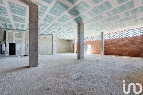 Propiedad comercial de 1 dormitorio en venta en Badalona, Barcelona, Cataluña, Spain № 5030 - foto 3