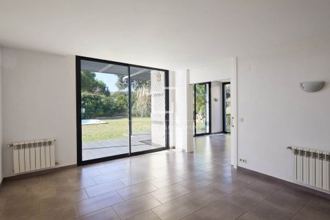 Villa de 4 dormitorios en venta en Sant Vicenc De Montalt, Barcelona, Cataluña, Spain № 4457 - foto 7