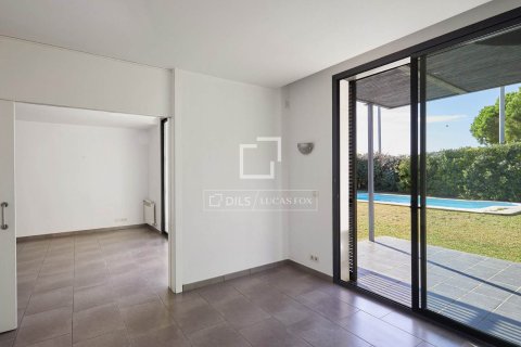 Villa de 4 dormitorios en venta en Sant Vicenc De Montalt, Barcelona, Cataluña, Spain № 4457 - foto 9