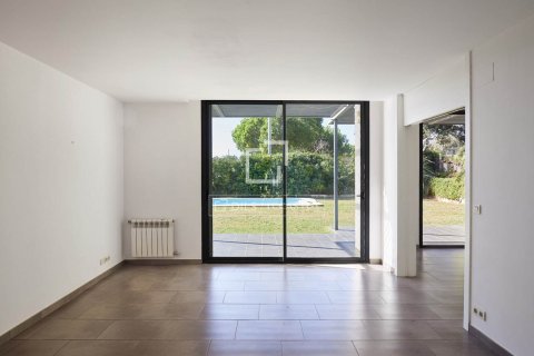 Villa de 4 dormitorios en venta en Sant Vicenc De Montalt, Barcelona, Cataluña, Spain № 4457 - foto 10