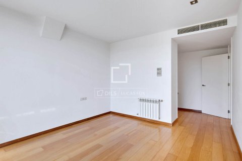 Villa de 4 dormitorios en venta en Sant Vicenc De Montalt, Barcelona, Cataluña, Spain № 4457 - foto 24