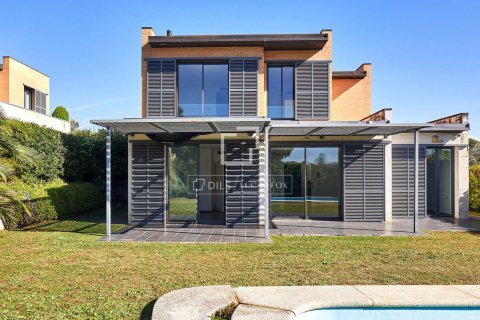 Villa de 4 dormitorios en venta en Sant Vicenc De Montalt, Barcelona, Cataluña, Spain № 4457 - foto 5