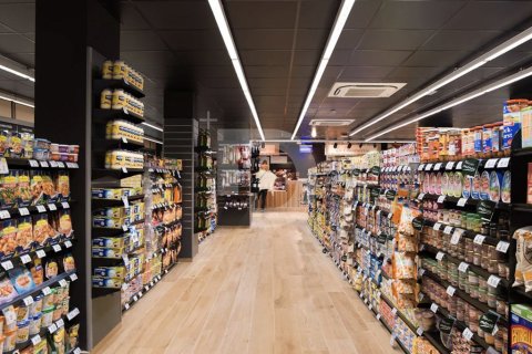 Tienda al por menor de 691 m² en venta en L'Eixample, Barcelona, Cataluña, Spain № 4592 - foto 2