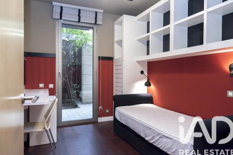 Dúplex de 5 dormitorios en venta en Barcelona, Cataluña, Spain № 4620 - foto 15