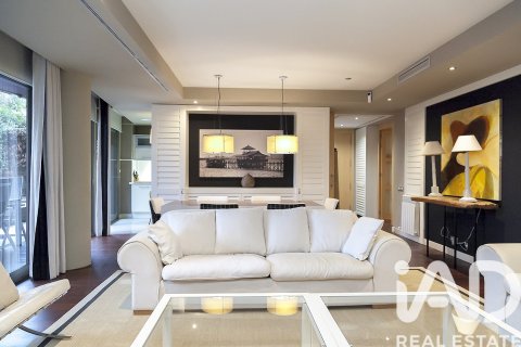 Dúplex de 5 dormitorios en venta en Barcelona, Cataluña, Spain № 4620 - foto 2