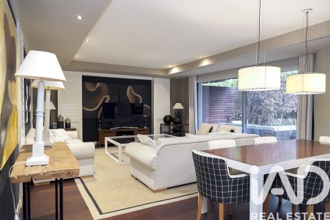 Dúplex de 5 dormitorios en venta en Barcelona, Cataluña, Spain № 4620 - foto 6