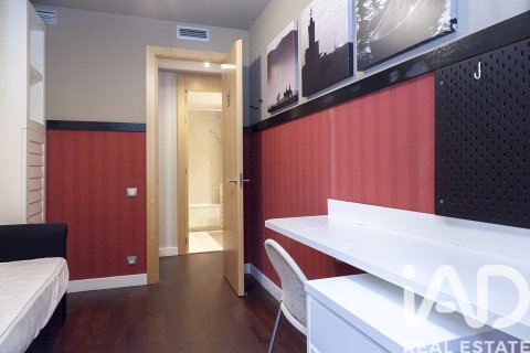 Dúplex de 5 dormitorios en venta en Barcelona, Cataluña, Spain № 4620 - foto 14