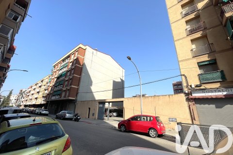 Parcela de 1064 m² en venta en Sabadell, Barcelona, Cataluña, Spain № 4619 - foto 3
