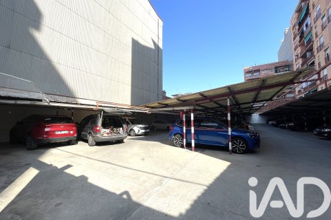 Parcela de 1064 m² en venta en Sabadell, Barcelona, Cataluña, Spain № 4619 - foto 21