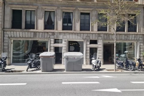 Propiedad comercial de 1016 m² en venta en Barcelona, Cataluña, Spain № 5164 - foto 9