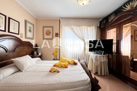 Apartamento de 3 dormitorios en venta en Badalona, Barcelona, Cataluña, Spain № 2176 - foto 10