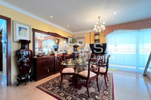 Apartamento de 3 dormitorios en venta en Badalona, Barcelona, Cataluña, Spain № 2176 - foto 4
