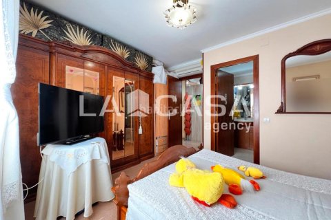Apartamento de 3 dormitorios en venta en Badalona, Barcelona, Cataluña, Spain № 2176 - foto 12