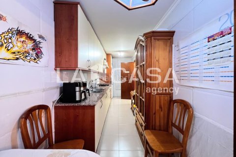 Apartamento de 3 dormitorios en venta en Badalona, Barcelona, Cataluña, Spain № 2176 - foto 7
