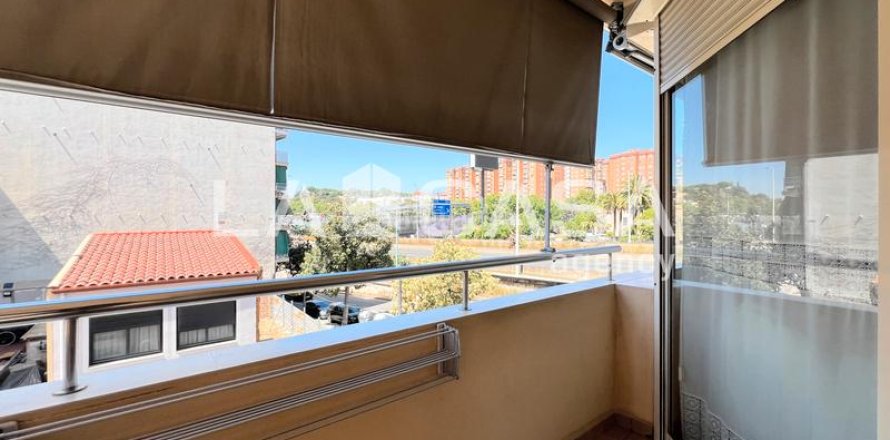 Apartamento de 3 dormitorios en venta en Badalona, Barcelona, Cataluña, Spain № 2176