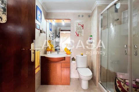 Apartamento de 3 dormitorios en venta en Badalona, Barcelona, Cataluña, Spain № 2176 - foto 20