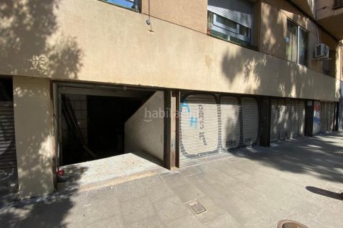 Propiedad comercial de 198 m² en venta en Sant Martí, Barcelona, Cataluña, Spain № 2175 - foto 29