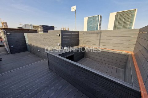 Ático de 2 dormitorios en venta en Barcelona, Cataluña, Spain № 1054 - foto 2