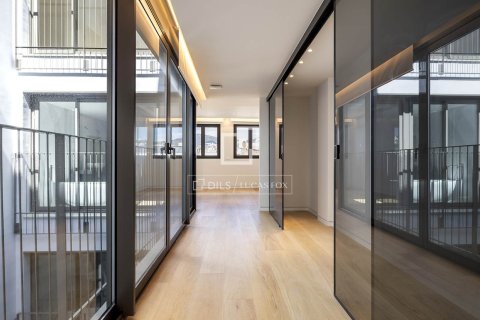 Ático de 3 dormitorios en venta en Barcelona, Cataluña, Spain № 6566 - foto 17