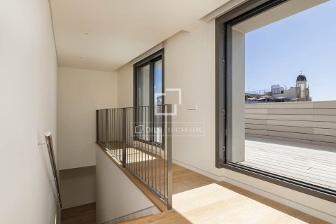 Ático de 3 dormitorios en venta en Barcelona, Cataluña, Spain № 6566 - foto 24