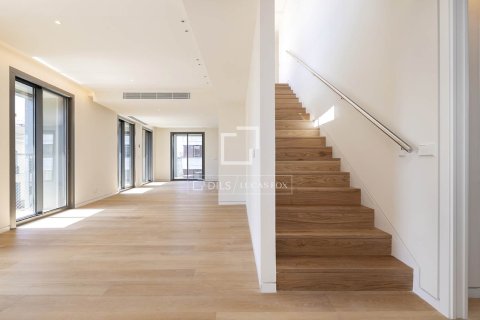 Ático de 3 dormitorios en venta en Barcelona, Cataluña, Spain № 6566 - foto 23