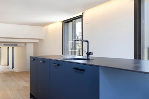 Ático de 3 dormitorios en venta en Barcelona, Cataluña, Spain № 6566 - foto 10