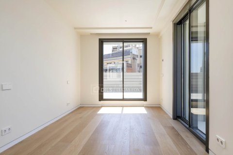 Ático de 3 dormitorios en venta en Barcelona, Cataluña, Spain № 6566 - foto 28