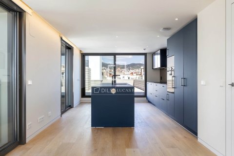 Ático de 3 dormitorios en venta en Barcelona, Cataluña, Spain № 6566 - foto 7