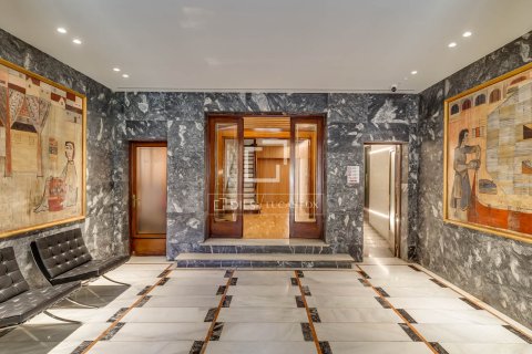 3 bedrooms apartment for sale in Barcelona, Catalonia, Spain № 6560 - photo 2