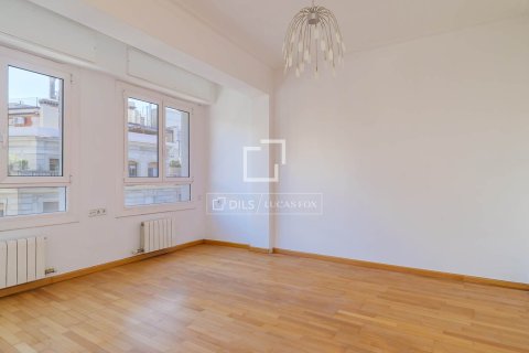 3 bedrooms apartment for sale in Barcelona, Catalonia, Spain № 6560 - photo 18