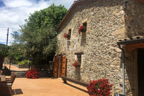 Villa de 5 dormitorios en venta en Sant Pol de Mar, Barcelona, Cataluña, Spain № 6561 - foto 19