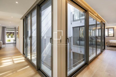 Apartamento de 3 dormitorios en venta en Barcelona, Cataluña, Spain № 6565 - foto 28