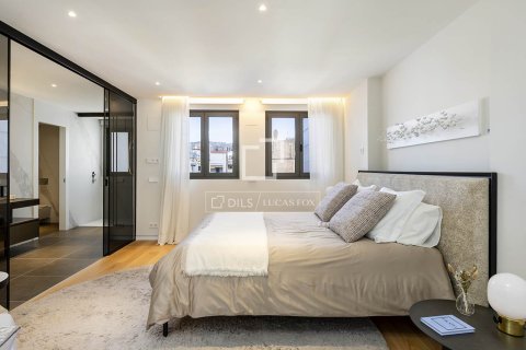 Apartamento de 3 dormitorios en venta en Barcelona, Cataluña, Spain № 6565 - foto 18