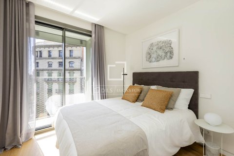 Apartamento de 3 dormitorios en venta en Barcelona, Cataluña, Spain № 6565 - foto 29
