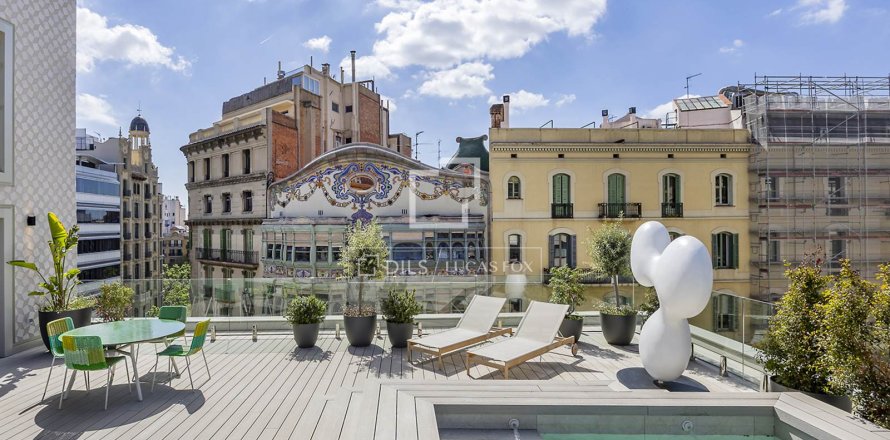 Apartamento de 3 dormitorios en venta en Barcelona, Cataluña, Spain № 6565
