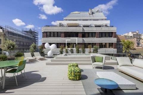 Apartamento de 3 dormitorios en venta en Barcelona, Cataluña, Spain № 6565 - foto 3
