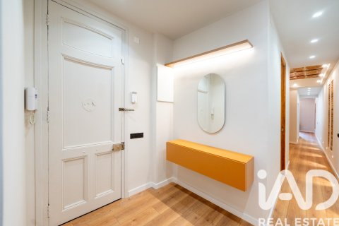 3 bedrooms apartment for sale in Barcelona, Catalonia, Spain № 7501 - photo 12