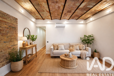 Apartamento de 3 dormitorios en venta en Barcelona, Cataluña, Spain № 7501
