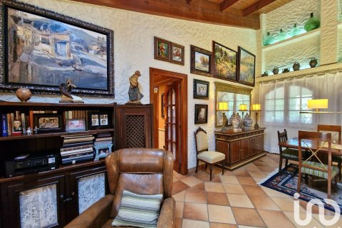 Сasa de 6 dormitorios en venta en Balaguer, Lérida, Cataluña, Spain № 4980 - foto 16